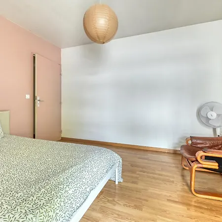 3 Bedroom With Balconies Appartement *