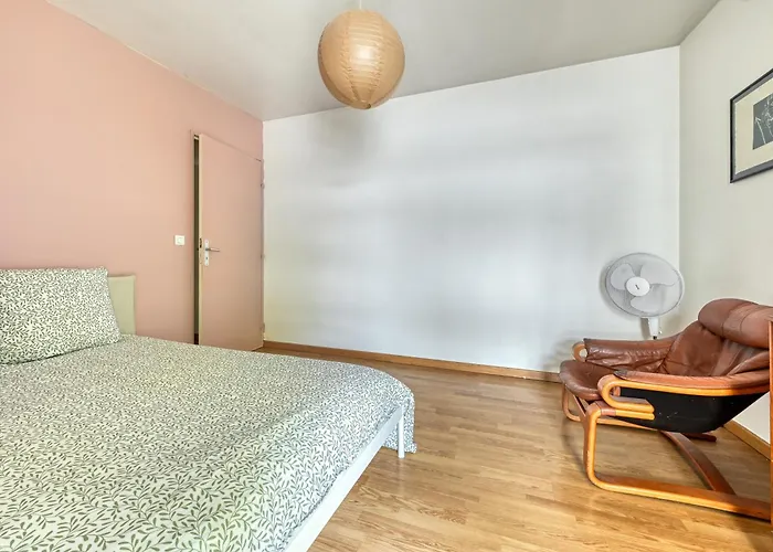 3 Bedroom With Balconies شقة *