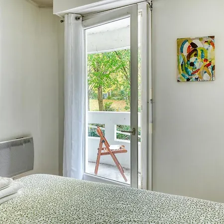 アパート 3 Bedroom With Balconies